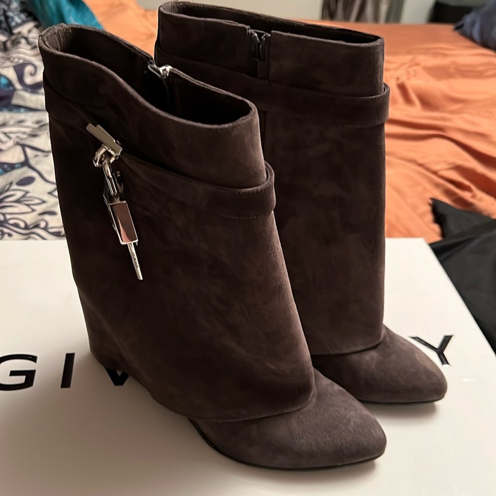 Givenchy Grey suede short shark lock boots worn once